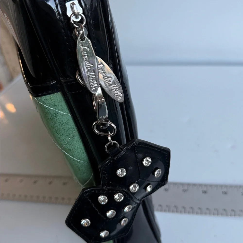 LUX DE VILLE LUCKY ME MESSENGER LAPTOP BAG SPARKLE GREEN PATENT LEATHER BLACK - Picture 15 of 15